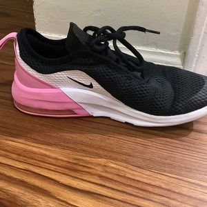 NIKE walking shoes for women and for teenager , women size 8 , teenager size 6